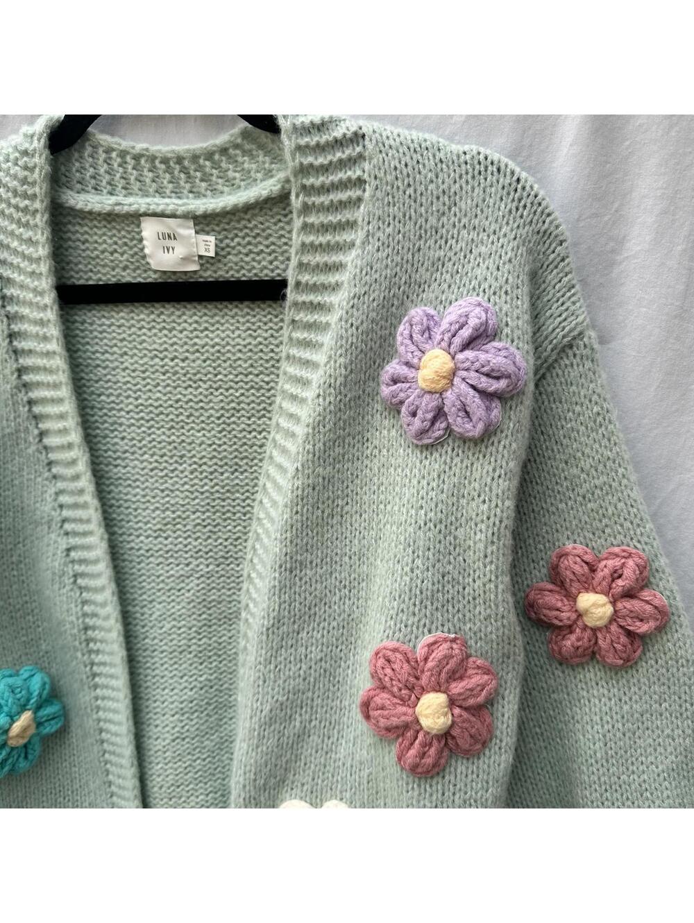 Luna Ivy Anthropologie Mint Green Knit Oversized Cardigan with Flowers Sz XS - Picture 2 of 7